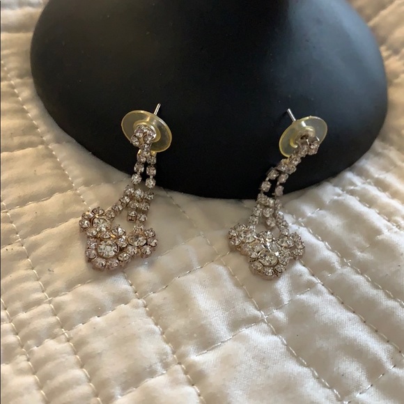 Allegan short necklace and earring set - Picture 3 of 3